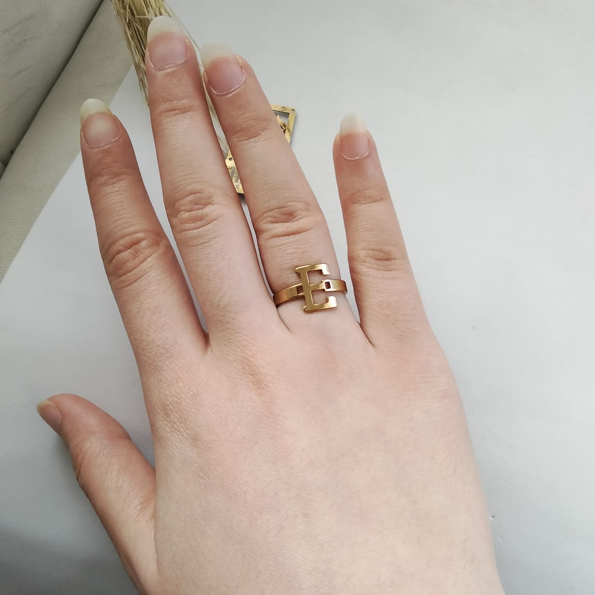 خاتم ستانلس حرفe - الصورة 2